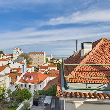 Charming 2br Steps From Castelo De S. Jorge | By Airnest * Lisboa