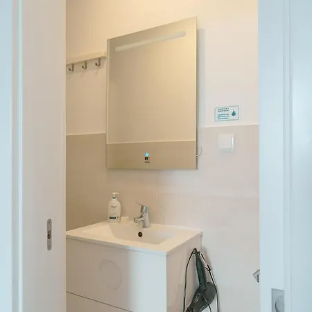Charming 2br Steps From Castelo De S. Jorge | By Airnest Apartment