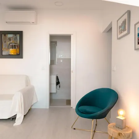 Charming 2br Steps From Castelo De S. Jorge | By Airnest Apartment