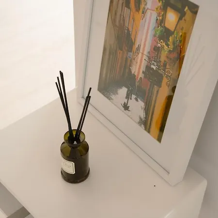 Апартаменты Charming 2br Steps From Castelo De S. Jorge | By Airnest