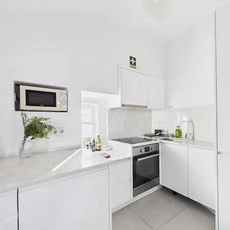 Charming 2br Steps From Castelo De S. Jorge | By Airnest شقة *