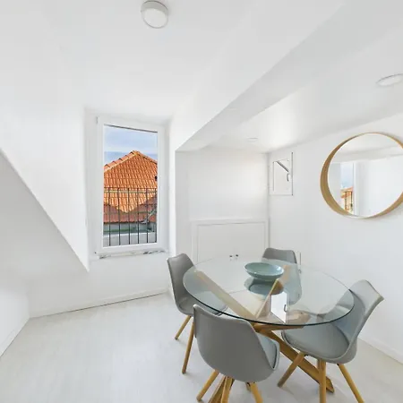 Charming 2br Steps From Castelo De S. Jorge | By Airnest شقة Lisboa