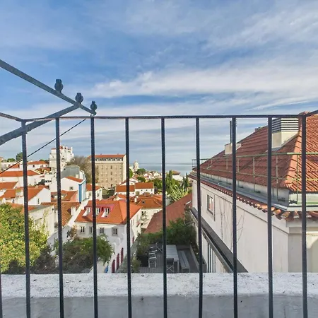 Charming 2br Steps From Castelo De S. Jorge | By Airnest شقة Lisboa
