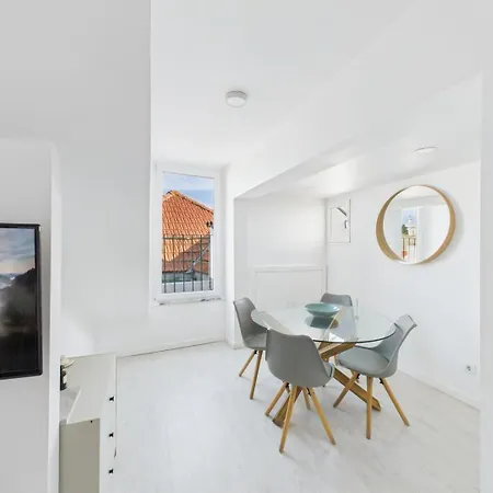 Charming 2br Steps From Castelo De S. Jorge | By Airnest Lisbona